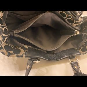 Coach hand bag or shoulder bag